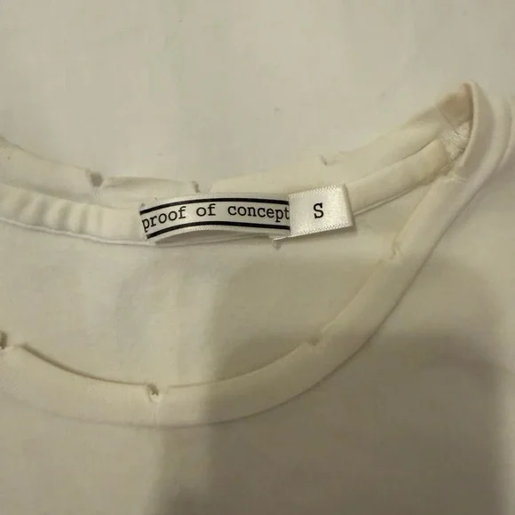 Anna Wintour White Tank Top - Picture 3 of 6